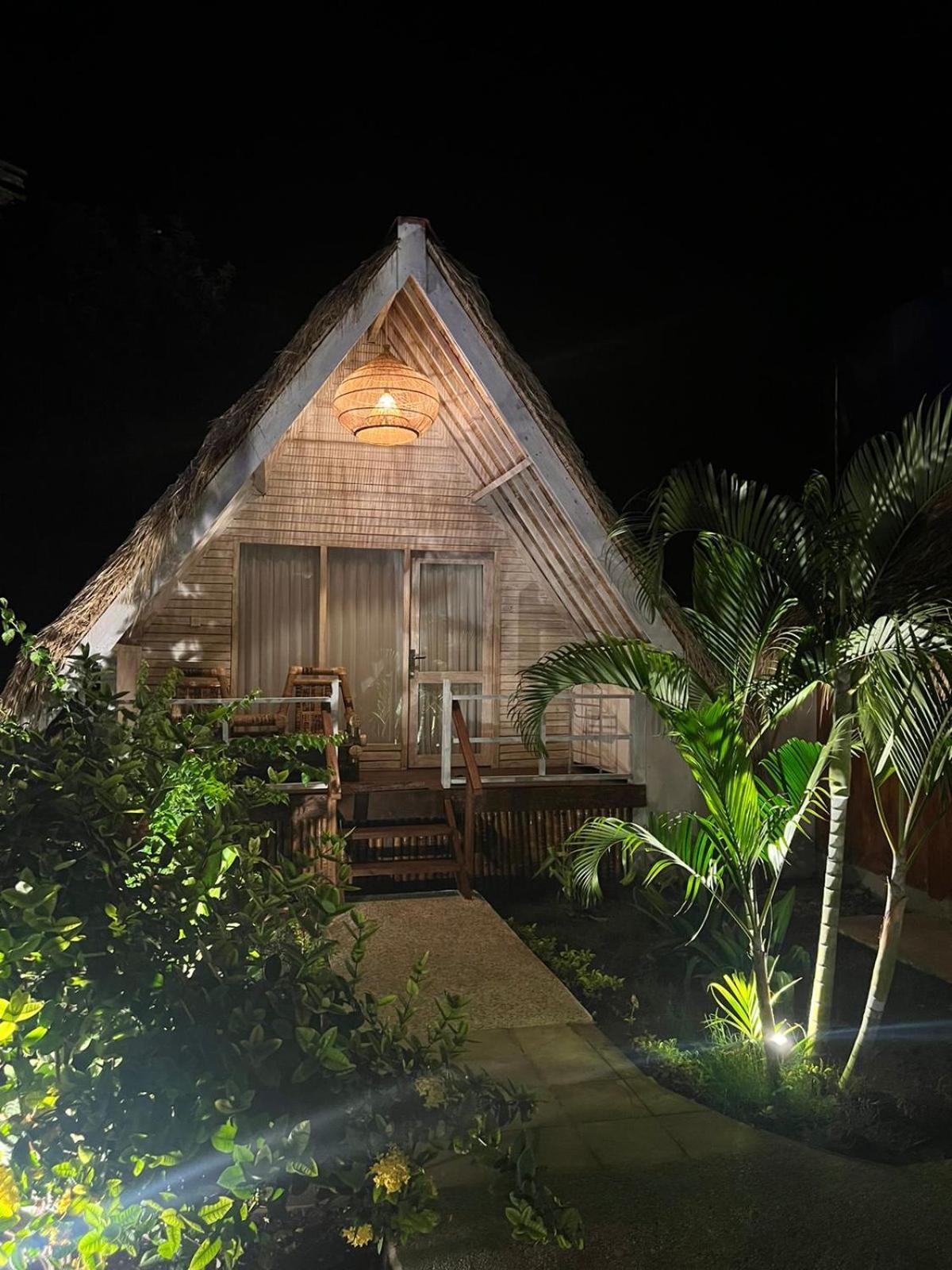 Living Trawangan Hotel กีลีตราวางัน ภายนอก รูปภาพ