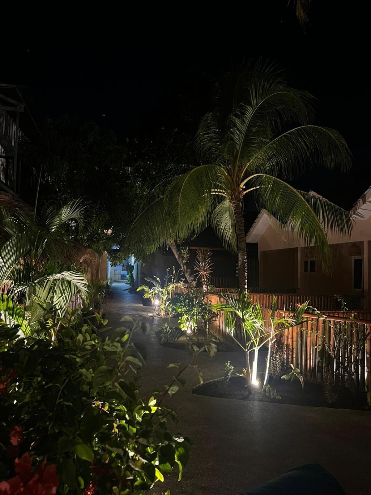 Living Trawangan Hotel กีลีตราวางัน ภายนอก รูปภาพ